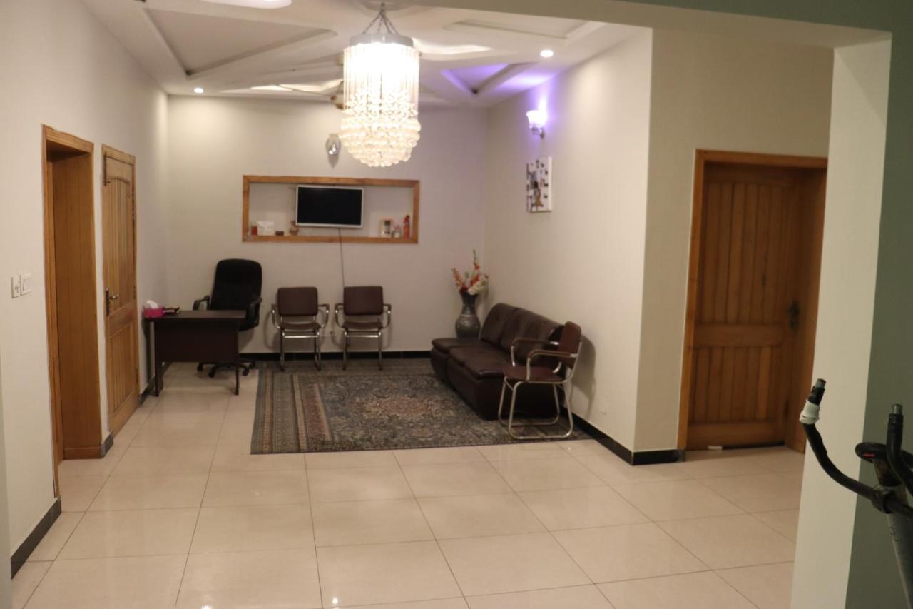 N N Guests Palace Исламабад Екстериор снимка